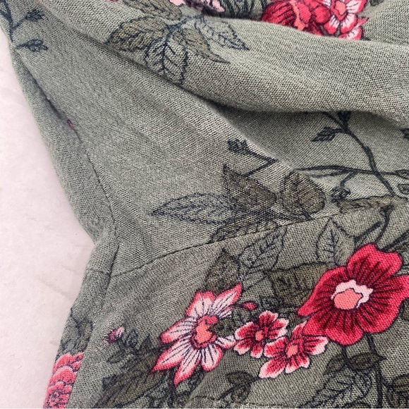 TORRID I Top Babydoll Gauze Keyhole Front Floral Carmalita Toss Size 1 Green - Picture 15 of 15